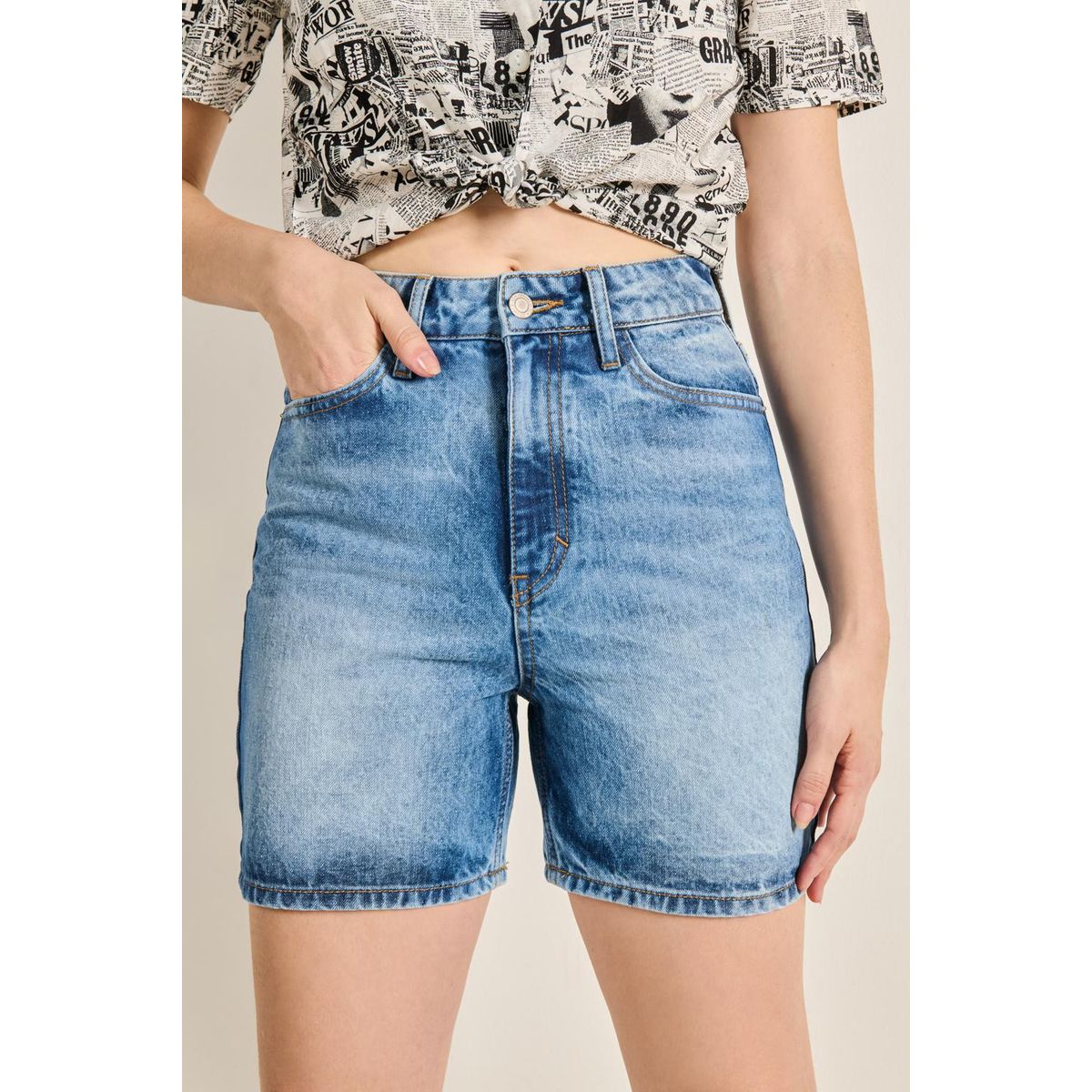 KOAJ - KOAJ Short azul claro en jean con desgastes y tiro súper al Mujer
