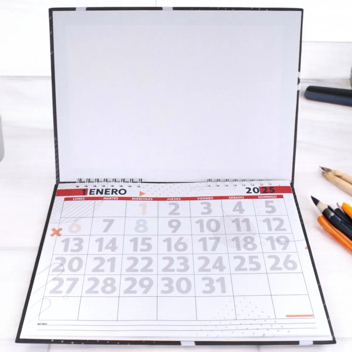 GENERICO - Calendario Planeador Mensual 2025 Tamaño 18 Pasta Dura