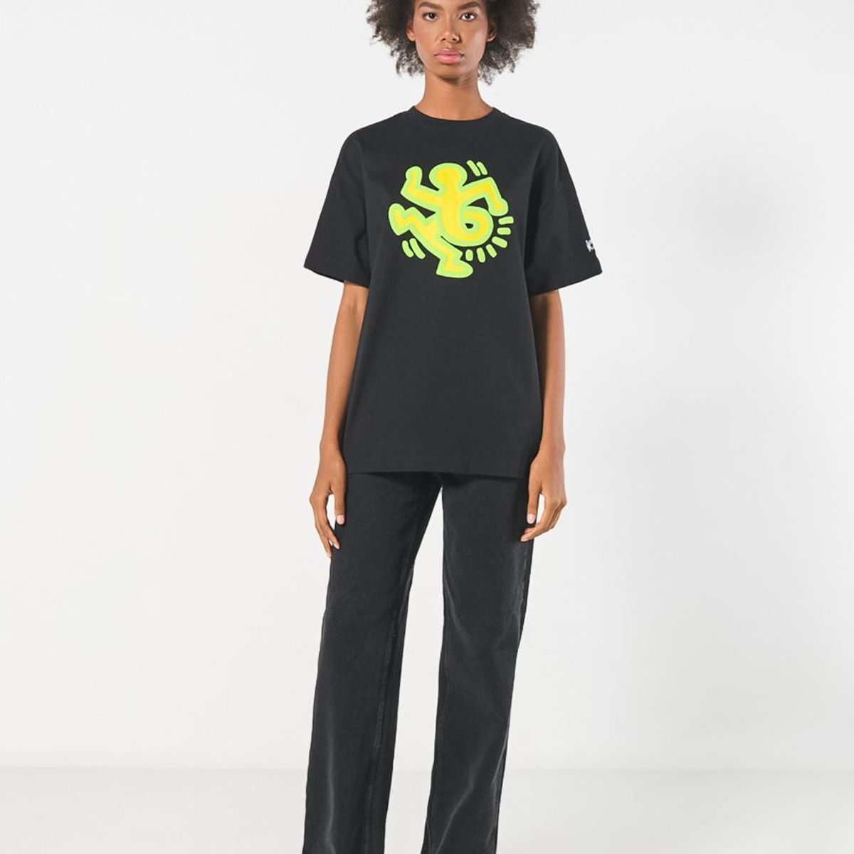 KOAJ - KOAJ Camiseta manga corta negra oversize con arte de Keith  Mujer