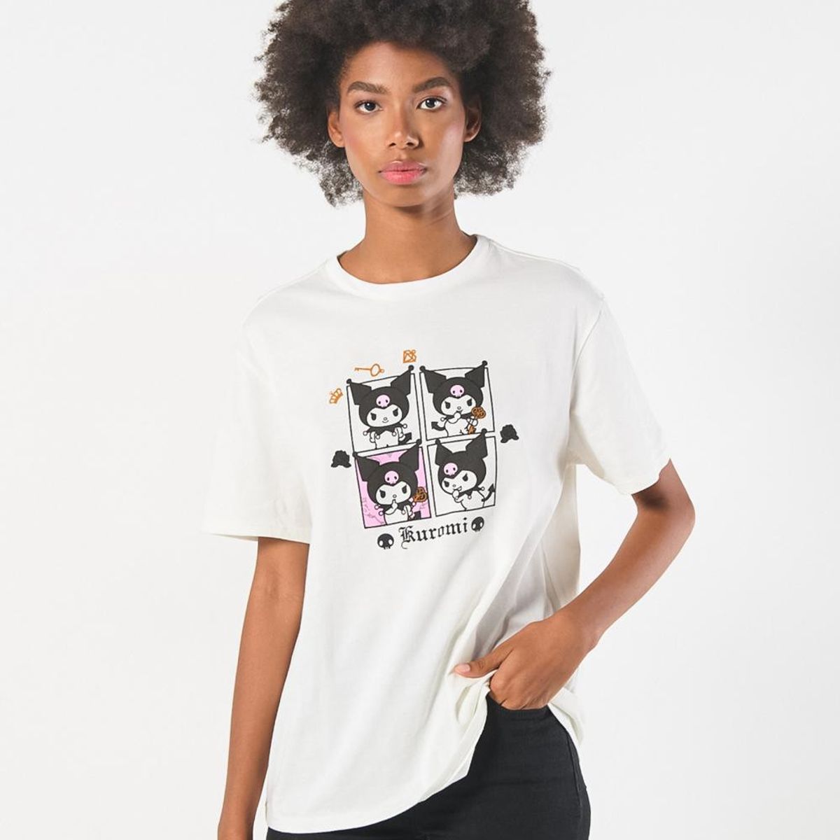 KOAJ - KOAJ Camiseta crema clara de Kuromi con cuello redondo Mujer