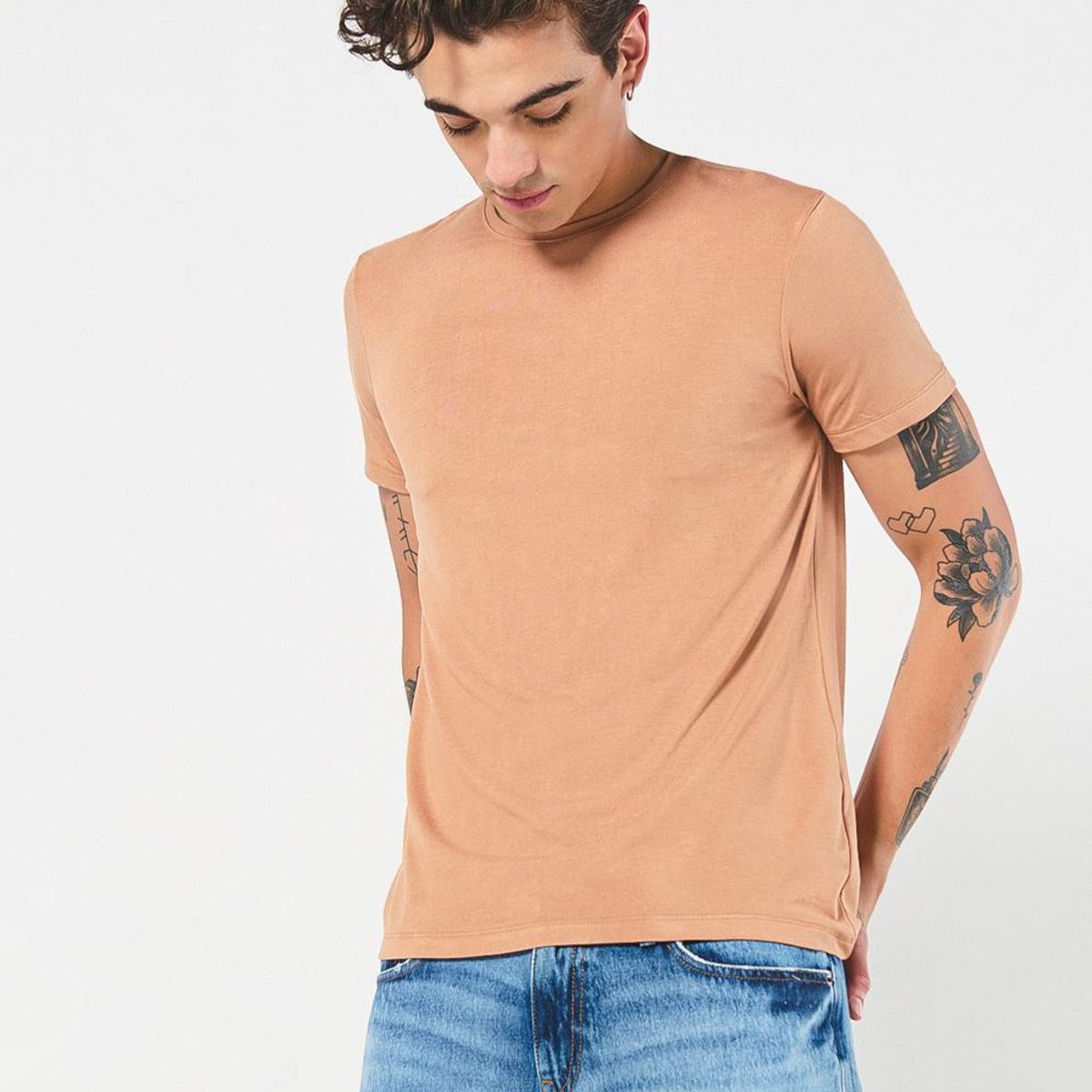 KOAJ - KOAJ Camiseta unicolor en viscosa con cuello redondo Hombre