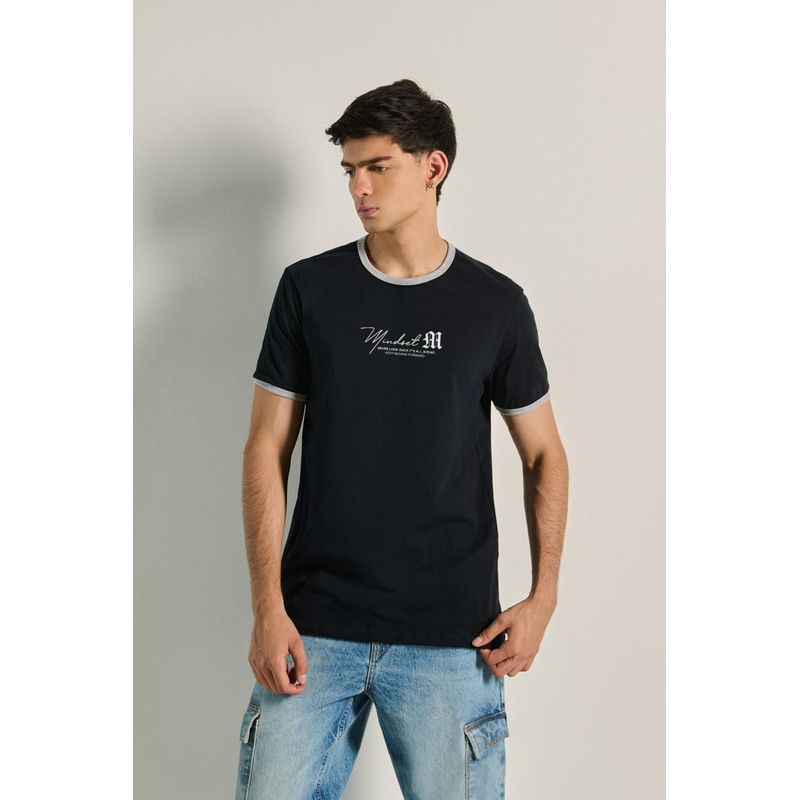 KOAJ - KOAJ Camiseta puño y cuello contraste masculina con arte tipo  HOMBRE