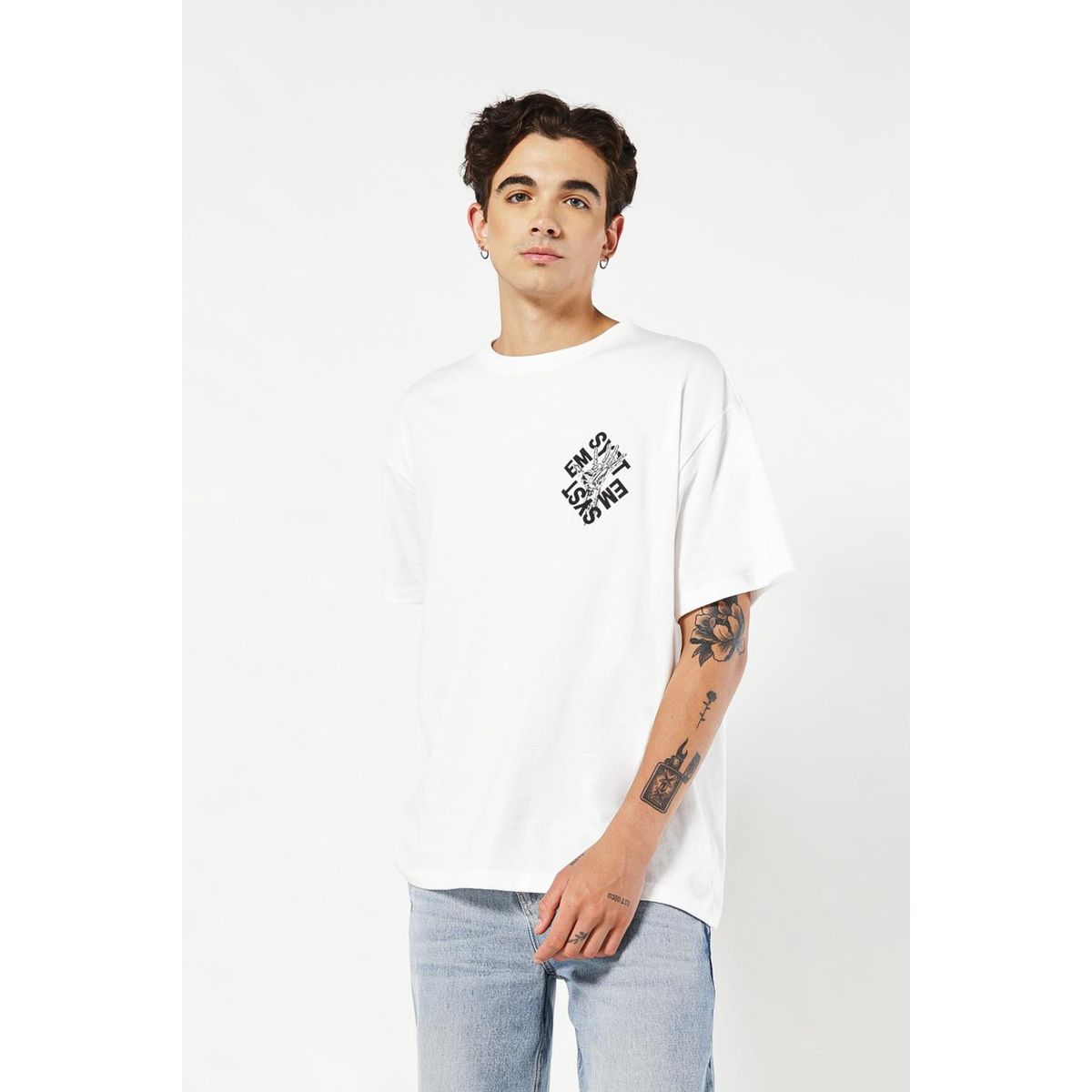 KOAJ - KOAJ Camiseta crema oversize con manga corta y diseños futu Hombre