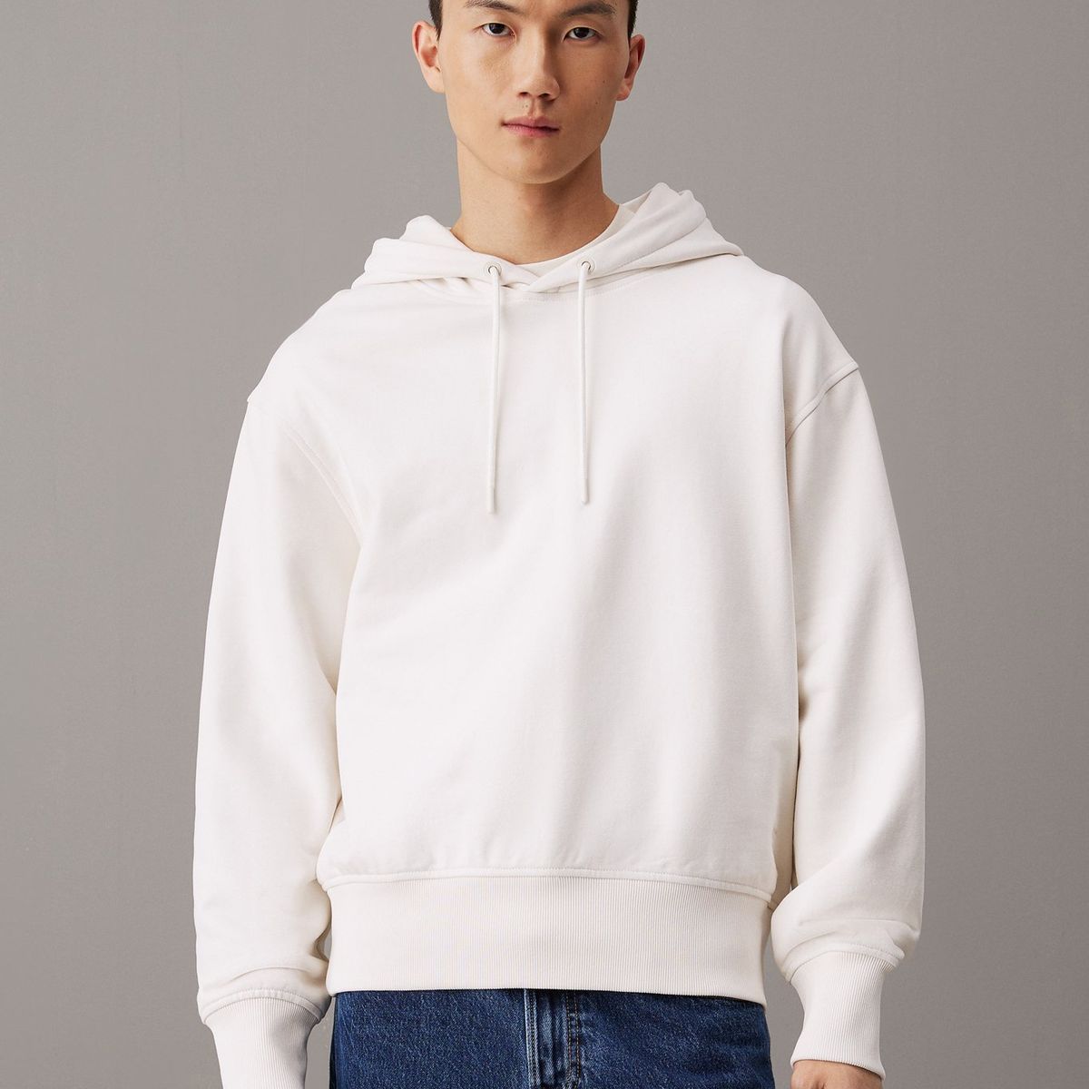 CALVIN KLEIN - Buzo Blanco Relaxed Con Capota Y Estampado En La Espalda