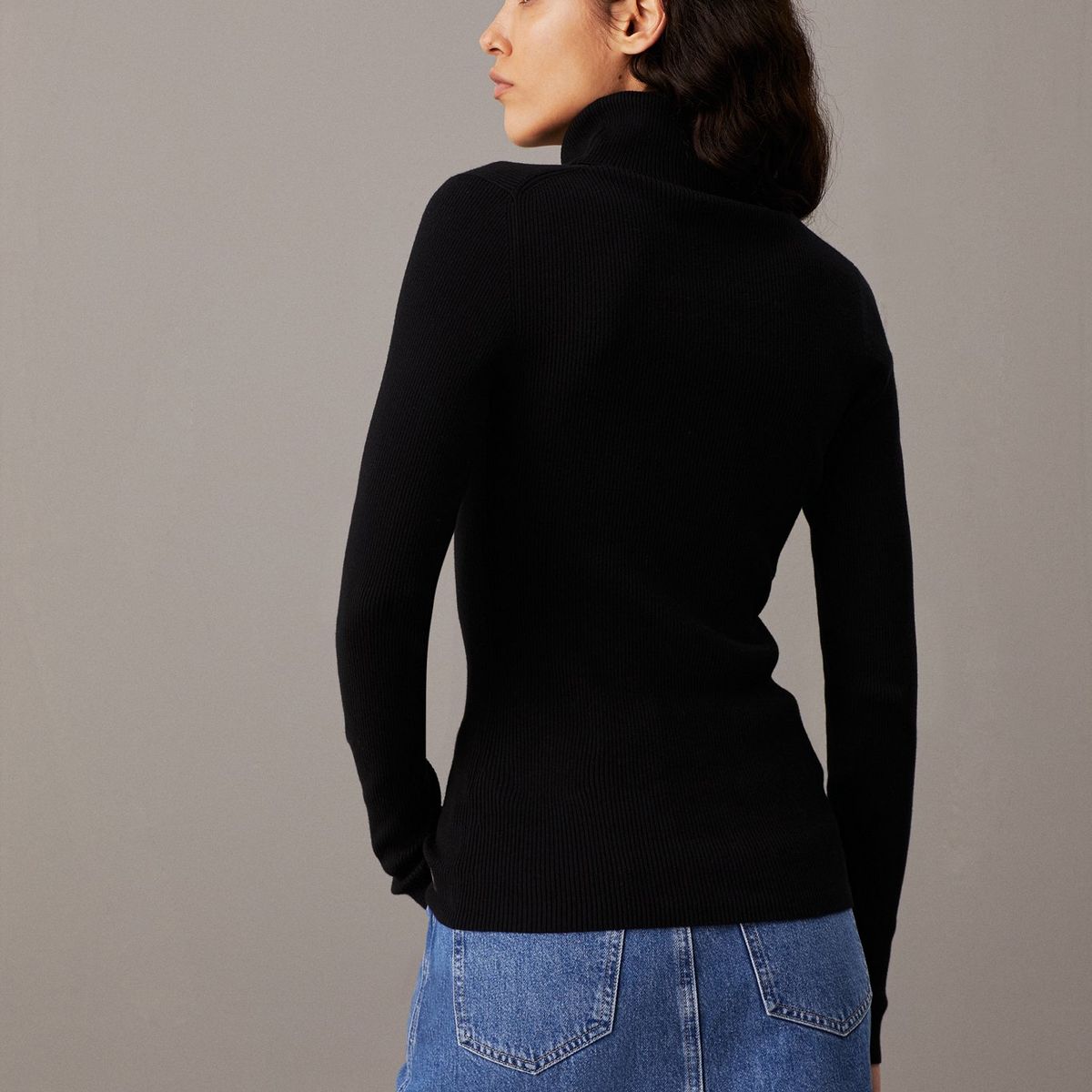 CALVIN KLEIN - Saco negro tejido slim de cuello alto de canalé Calvin Klein