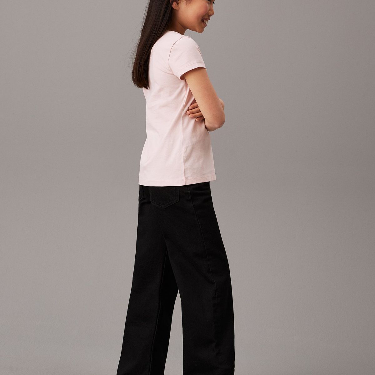 CALVIN KLEIN - Camiseta Niña Rosada Slim Con Logo Calvin Klein