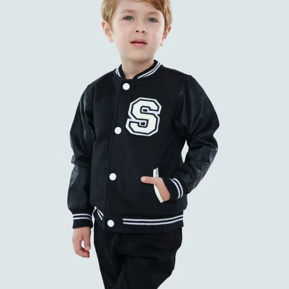 URBAN PLUS - chaqueta niño beisbolera mangas en cuerina negra