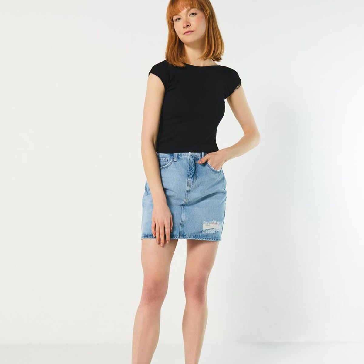 KOAJ - KOAJ Falda corta azul clara de jean con rotos y tiro alto Mujer