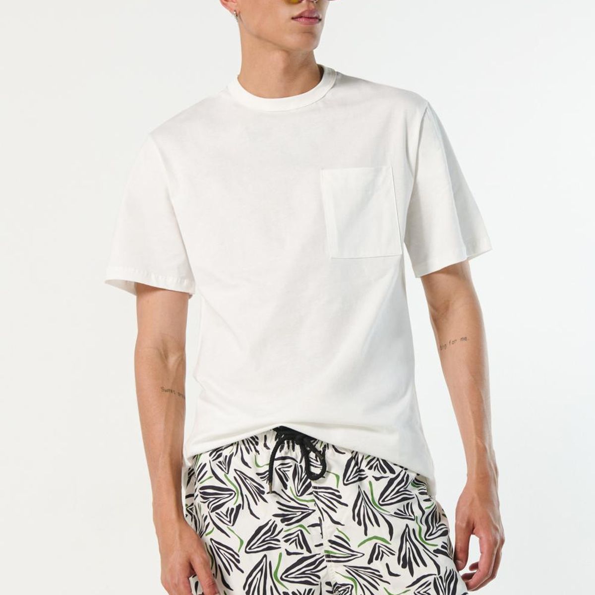 KOAJ - KOAJ Bermuda crema clara tipo playera para hombre cuenta con Hombre