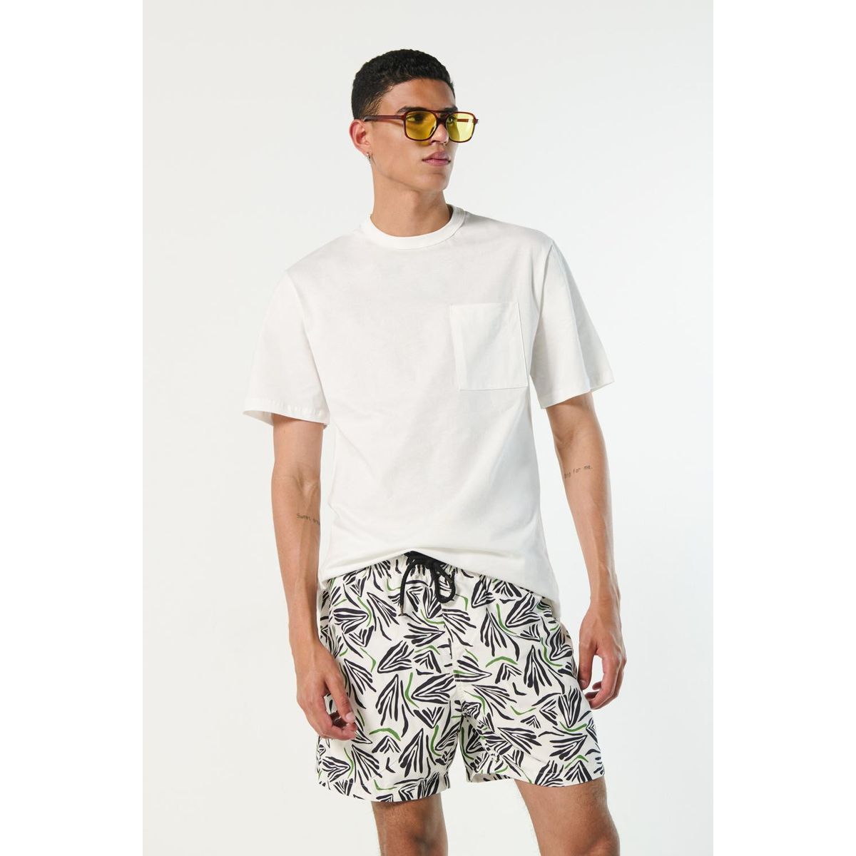 KOAJ - KOAJ Bermuda crema clara tipo playera para hombre cuenta con Hombre