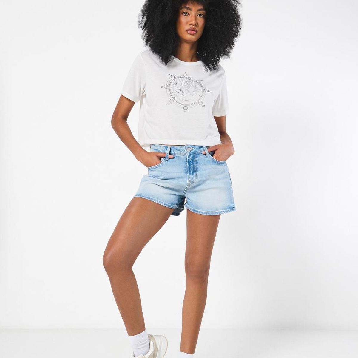 KOAJ - KOAJ Short azul claro en jean tiro alto con desgastes y bol Mujer