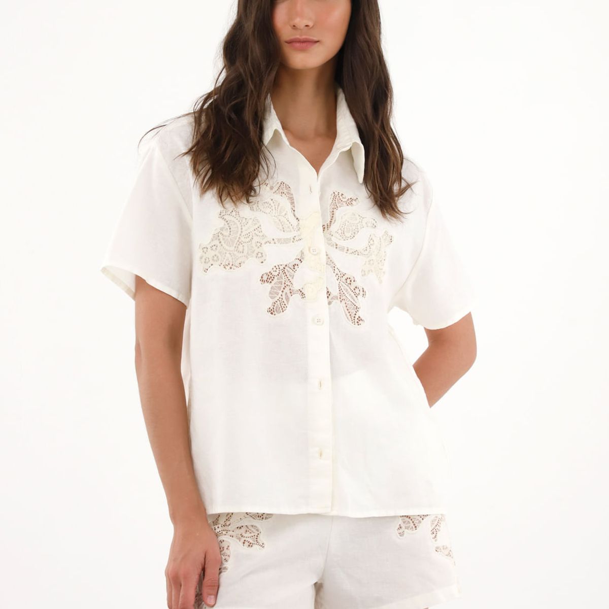 TENNIS - Camisa crop con detalles de encaje crudo para mujer