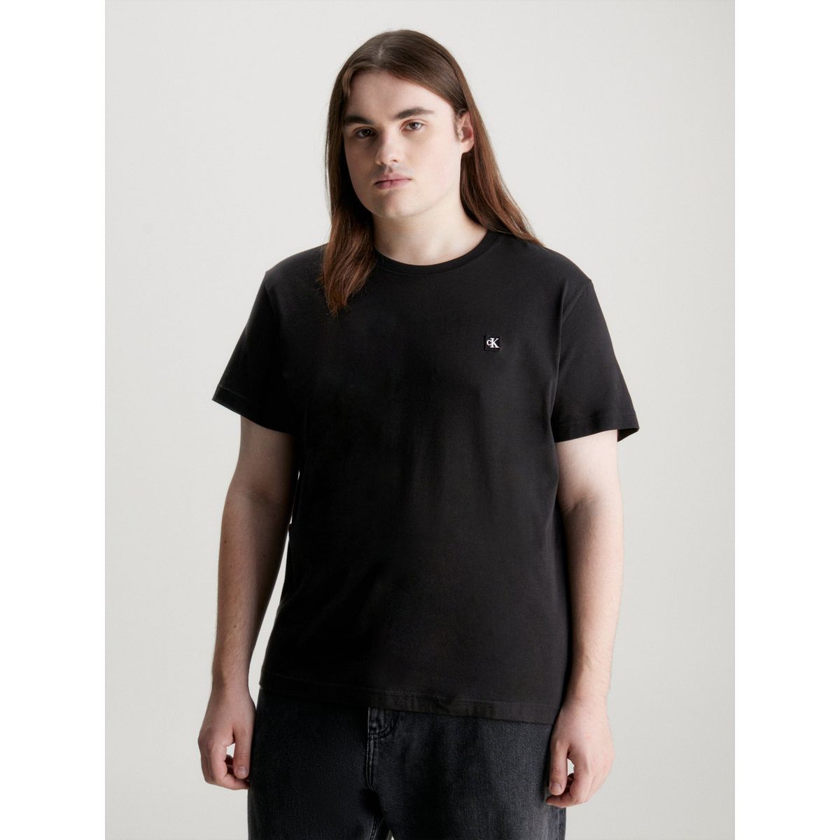 CALVIN KLEIN - Camiseta negra de algodón con insignia Calvin Klein