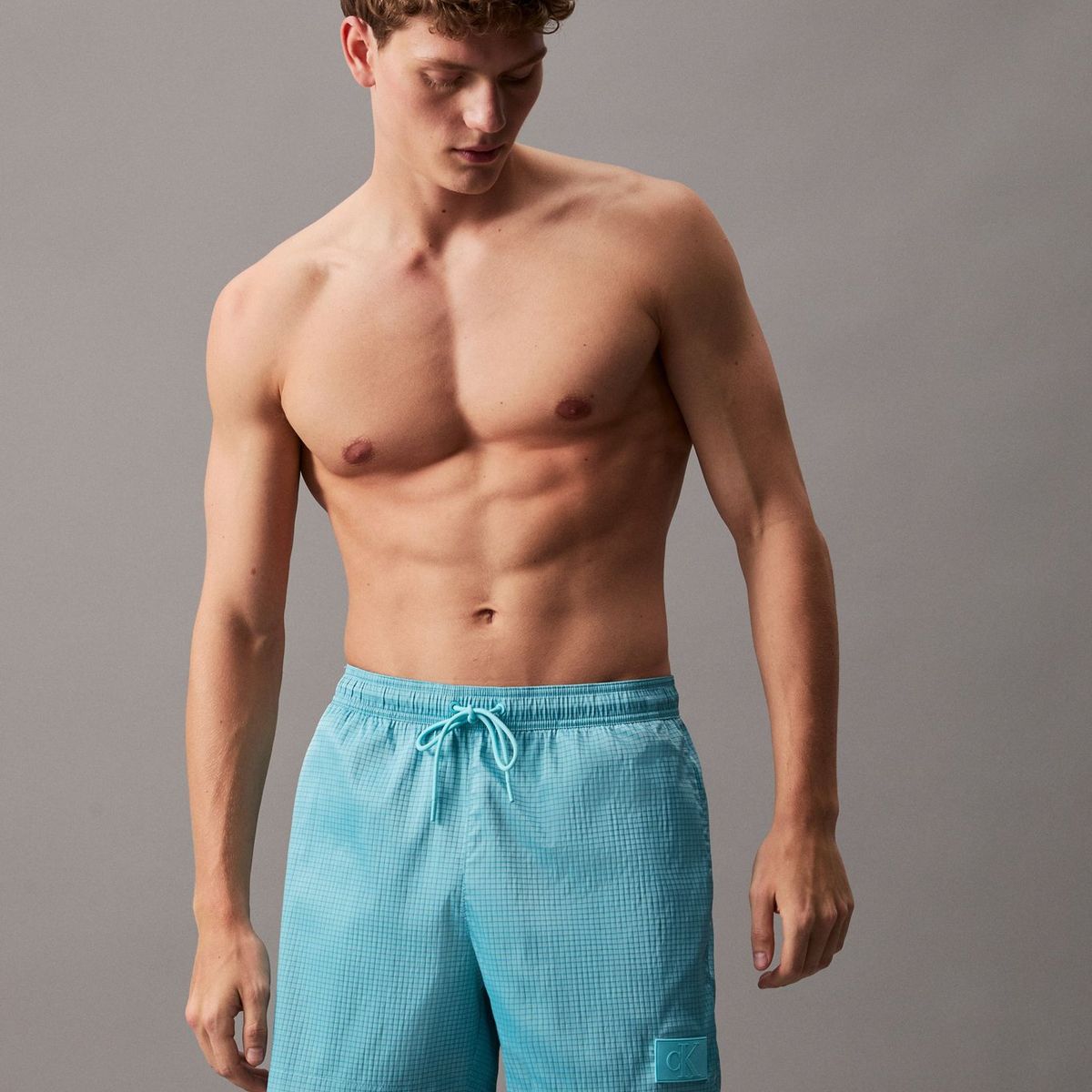 CALVIN KLEIN - Traje celeste de baño de largo medio con cordón antidesgarro Calvin Klein