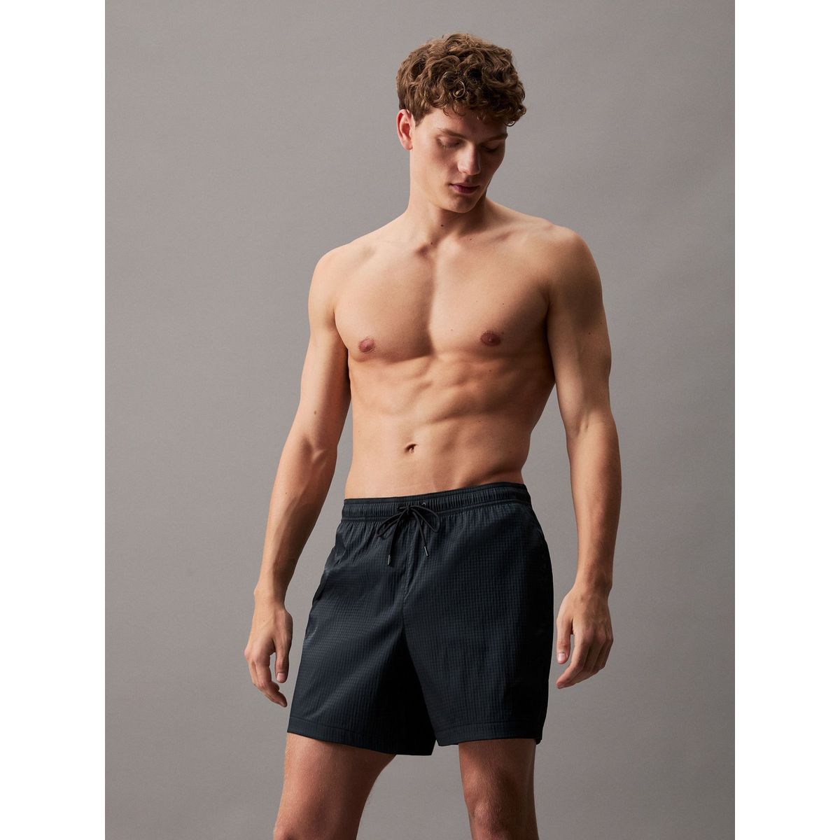 CALVIN KLEIN - Traje negro de baño de largo medio con cordón antidesgarro Calvin Klein