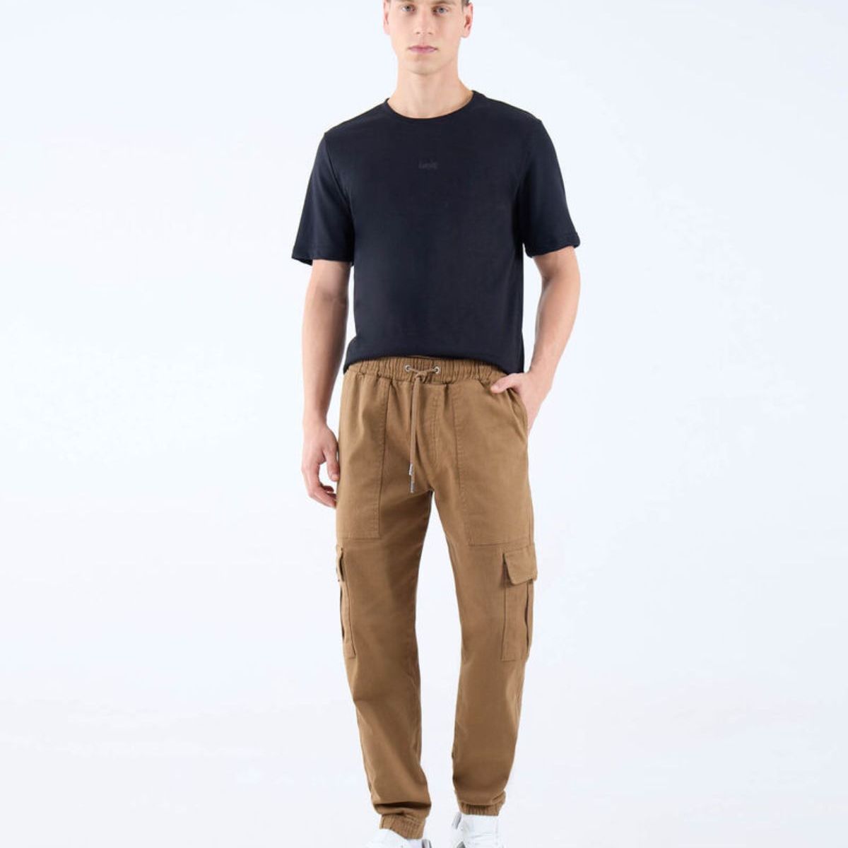 SEVEN SEVEN - Jogger Con Bolsillos Cargo  Para Hombre Camel Seven Seven