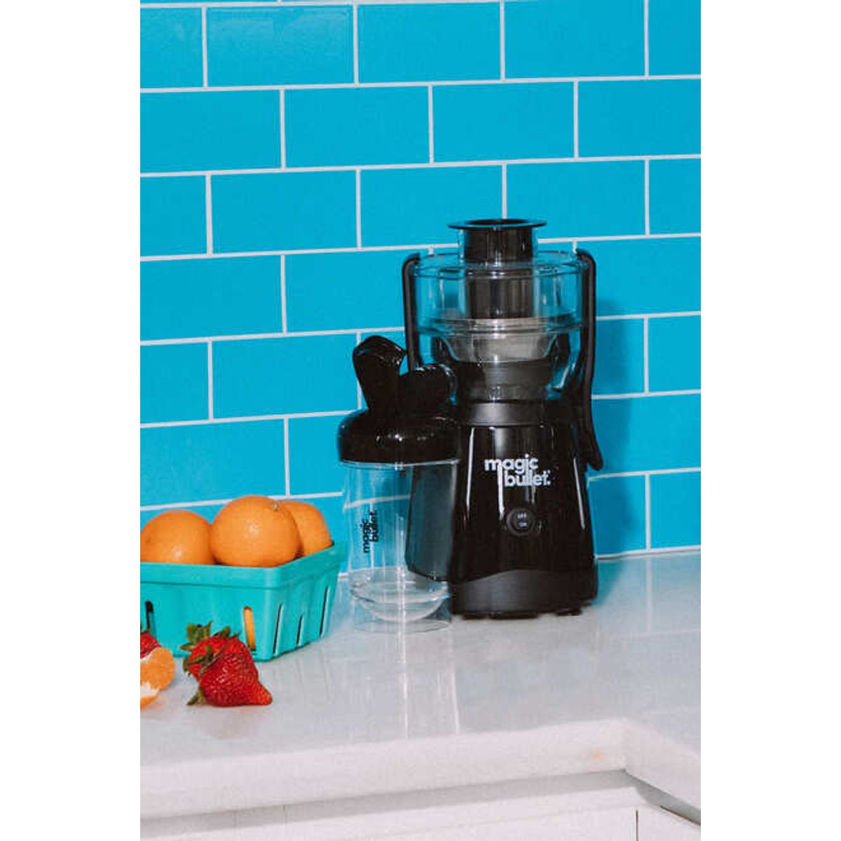 NUTRIBULLET - MAGIC BULLET MINI EXPRIMIDOR DE JUGOS CON VASO 473ML.