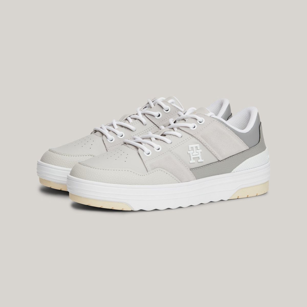 TOMMY HILFIGER - Tenis gris de cuero con mezcla de texturas Tommy Hilfiger