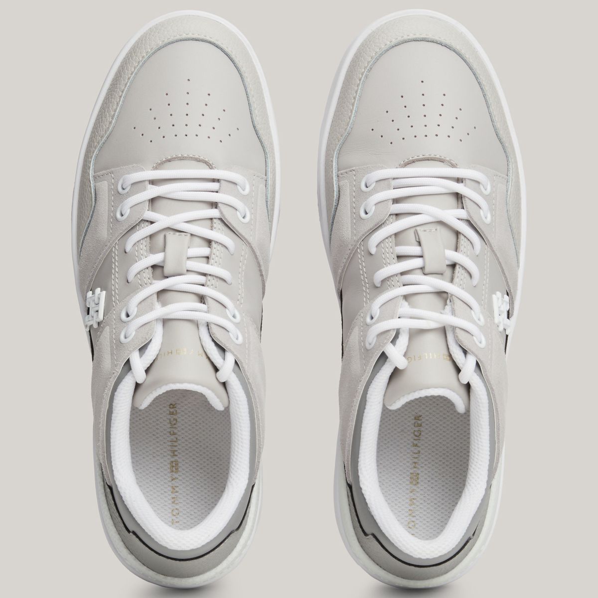 TOMMY HILFIGER - Tenis gris de cuero con mezcla de texturas Tommy Hilfiger