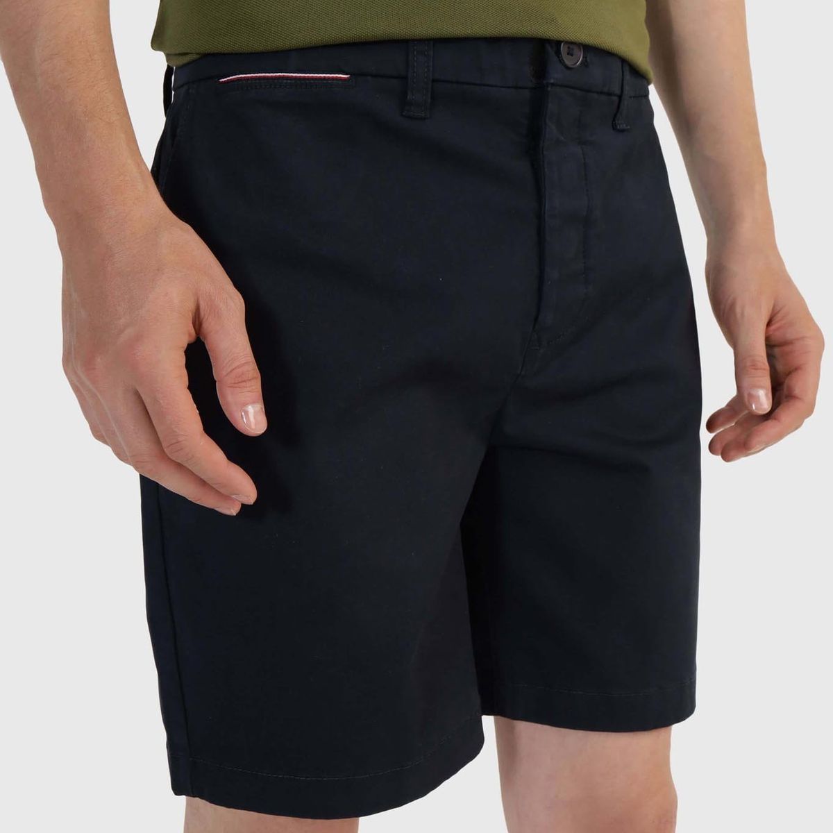 TOMMY HILFIGER - Bermudas azul con franja en el bolsillo Adaptive Tommy Hilfiger