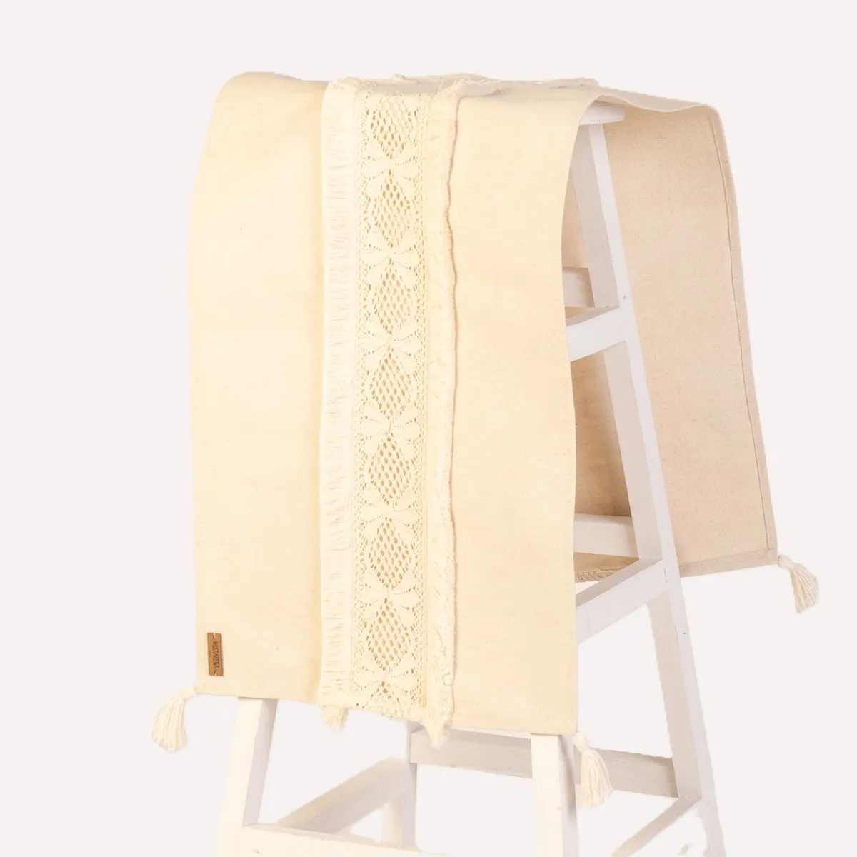 NOSSARENA - Camino de mesa Amaranta 1.50 x 2mt color beige