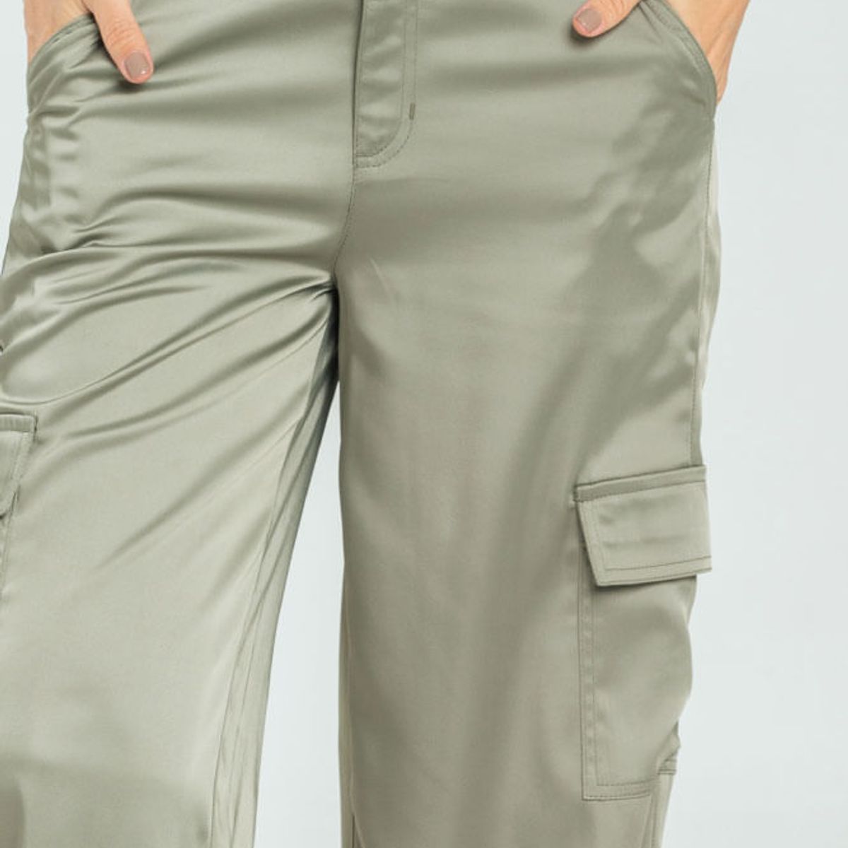 RAGGED - Pantalon cargo satin Verde militar Ragged.