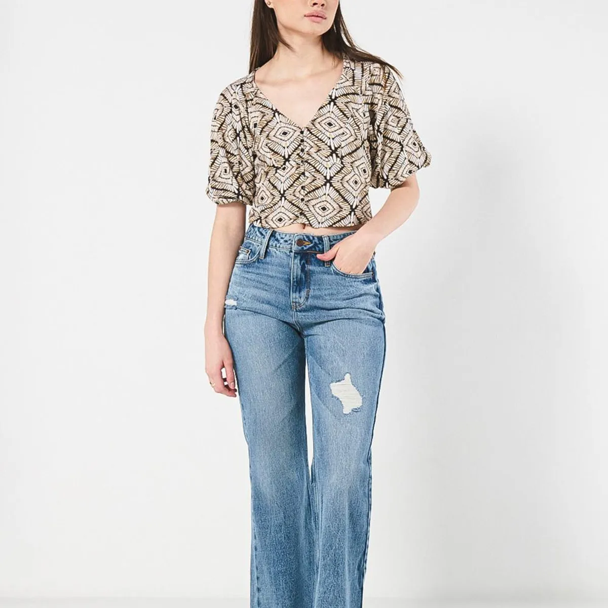 KOAJ - KOAJ Blusa café con diseños estampados y escote V Mujer