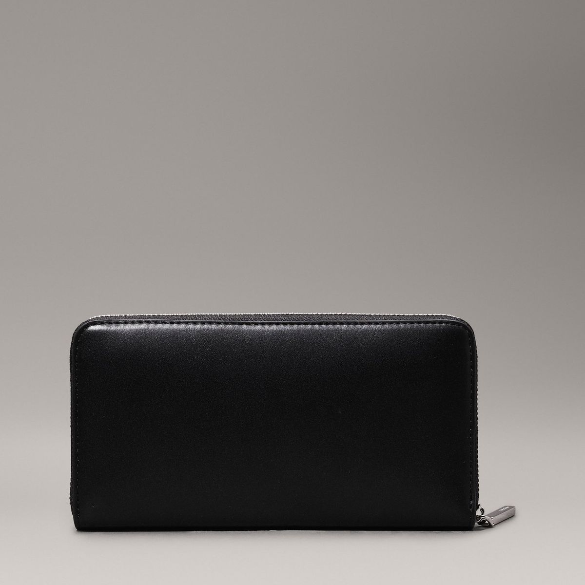CALVIN KLEIN - Billetera negra grande con cremallera en el contorno RFID Calvin Klein