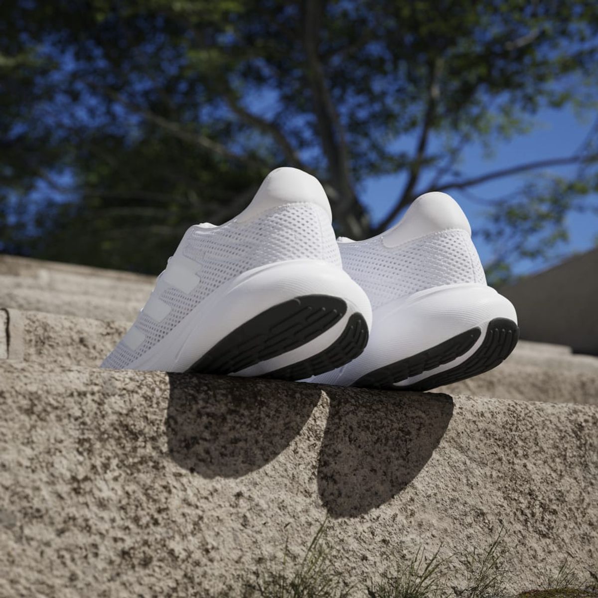 ADIDAS - Adidas Tenis Response Runner blanco unisex para correr