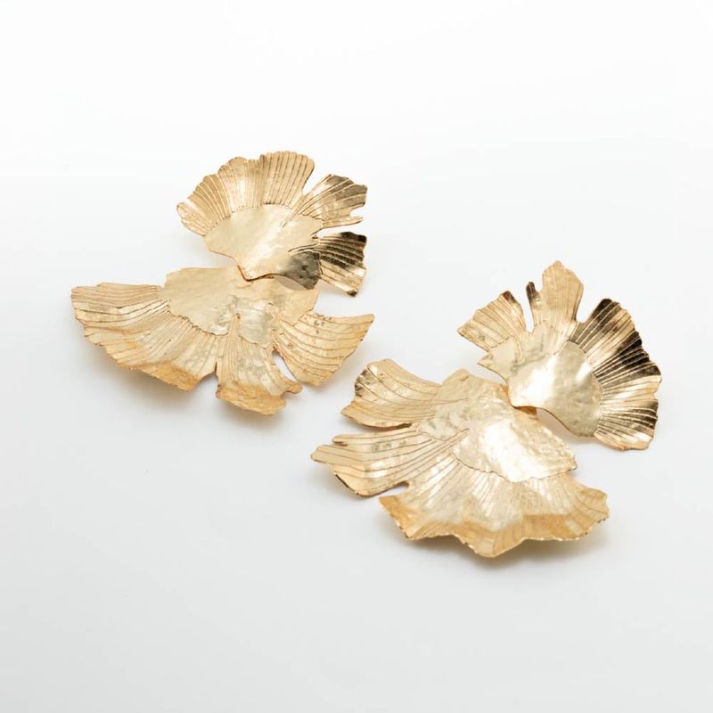 ENIGMA - Aretes Ostras Dorado Para Mujer_.