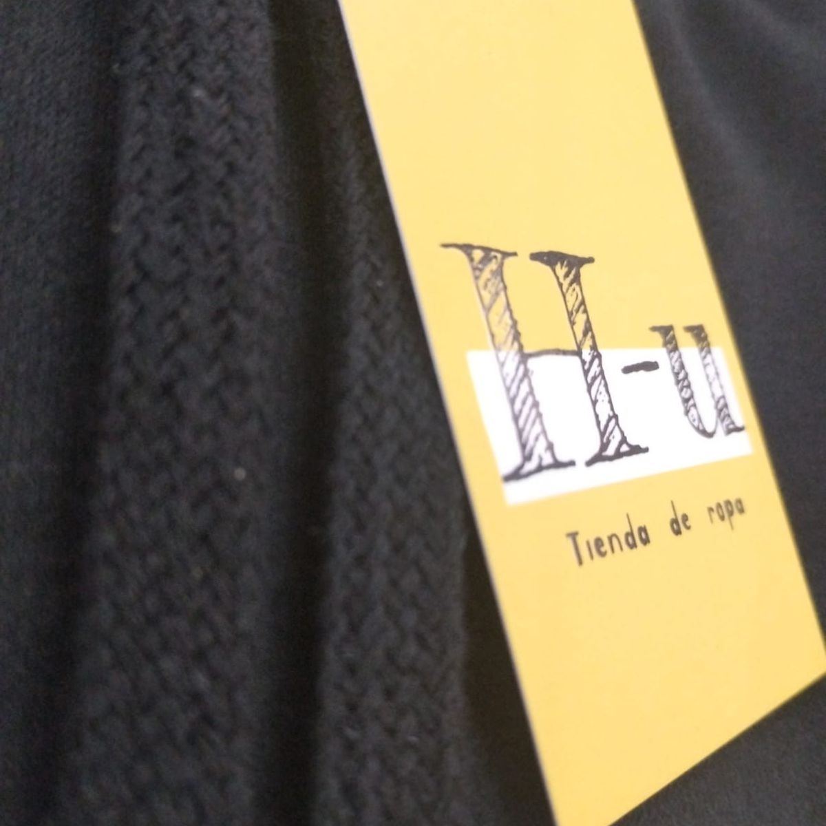 URBAN PLUS - conjunto hombre sudadera negra con capota
