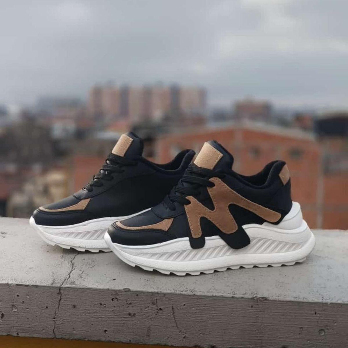 URBAN PLUS - TENIS PARA MUJER NEGRO SUELA BLANCA