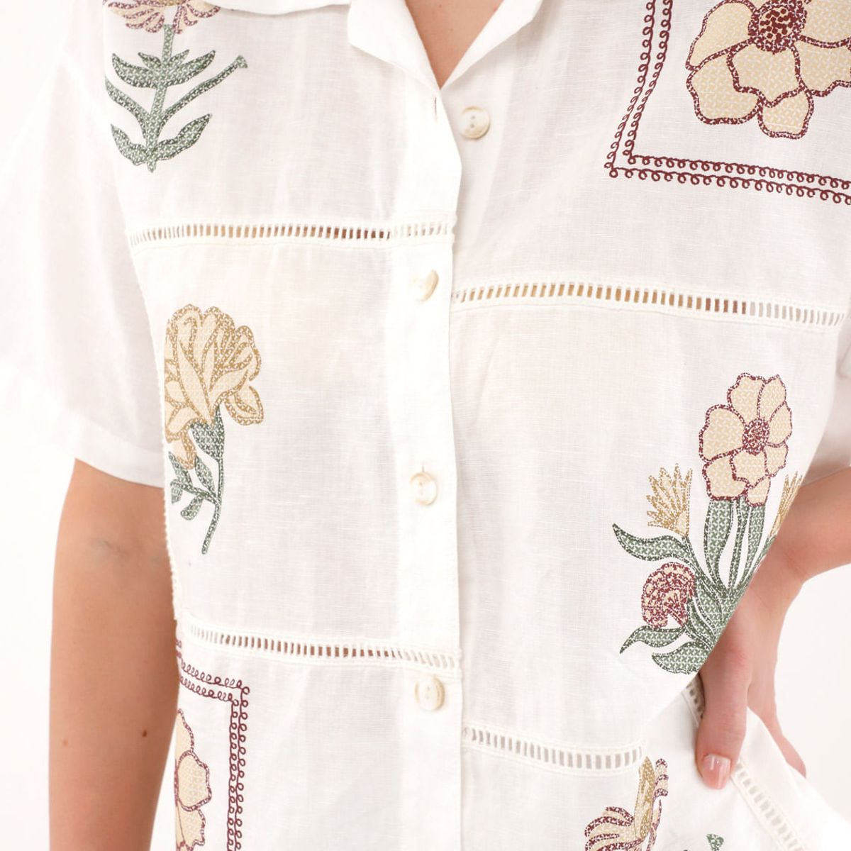 TENNIS - Camisa manga corta con estampados localizados para mujer