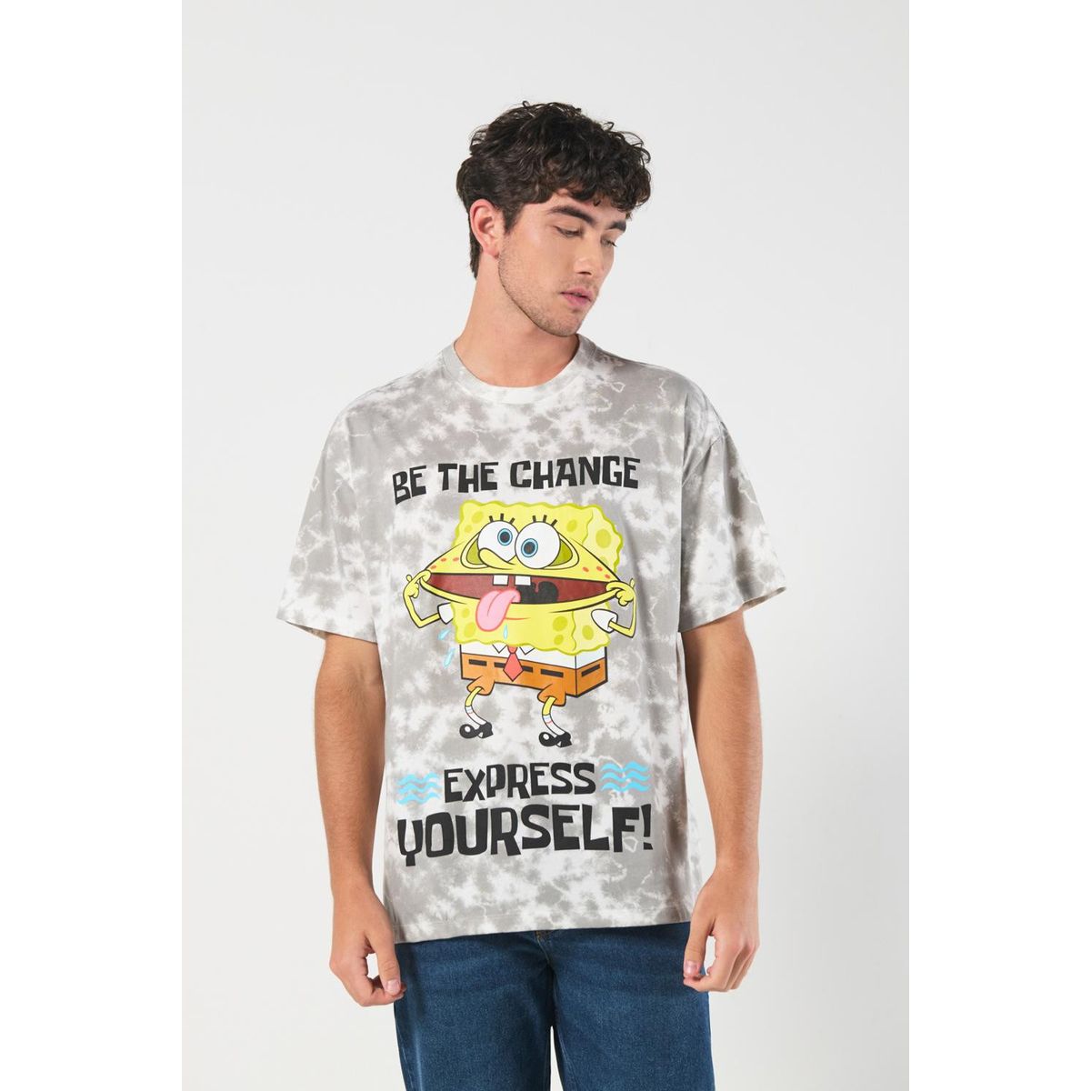 KOAJ - KOAJ Camiseta de Bob Esponja oversize crema con efecto tie  Hombre