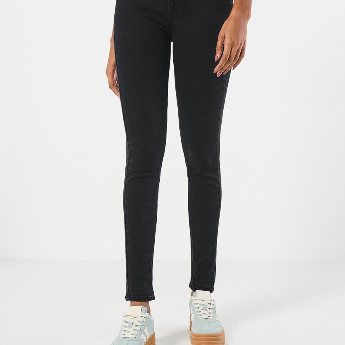 KOAJ - KOAJ Jean push up gris oscuro tiro alto con pinzas de realc Mujer