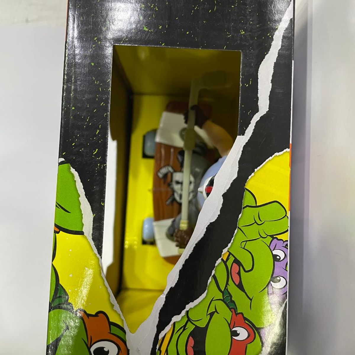 GENERICO - FIGURA TORTUGA NINJA EN PATINETA CON IMPULSO CASEY JONES