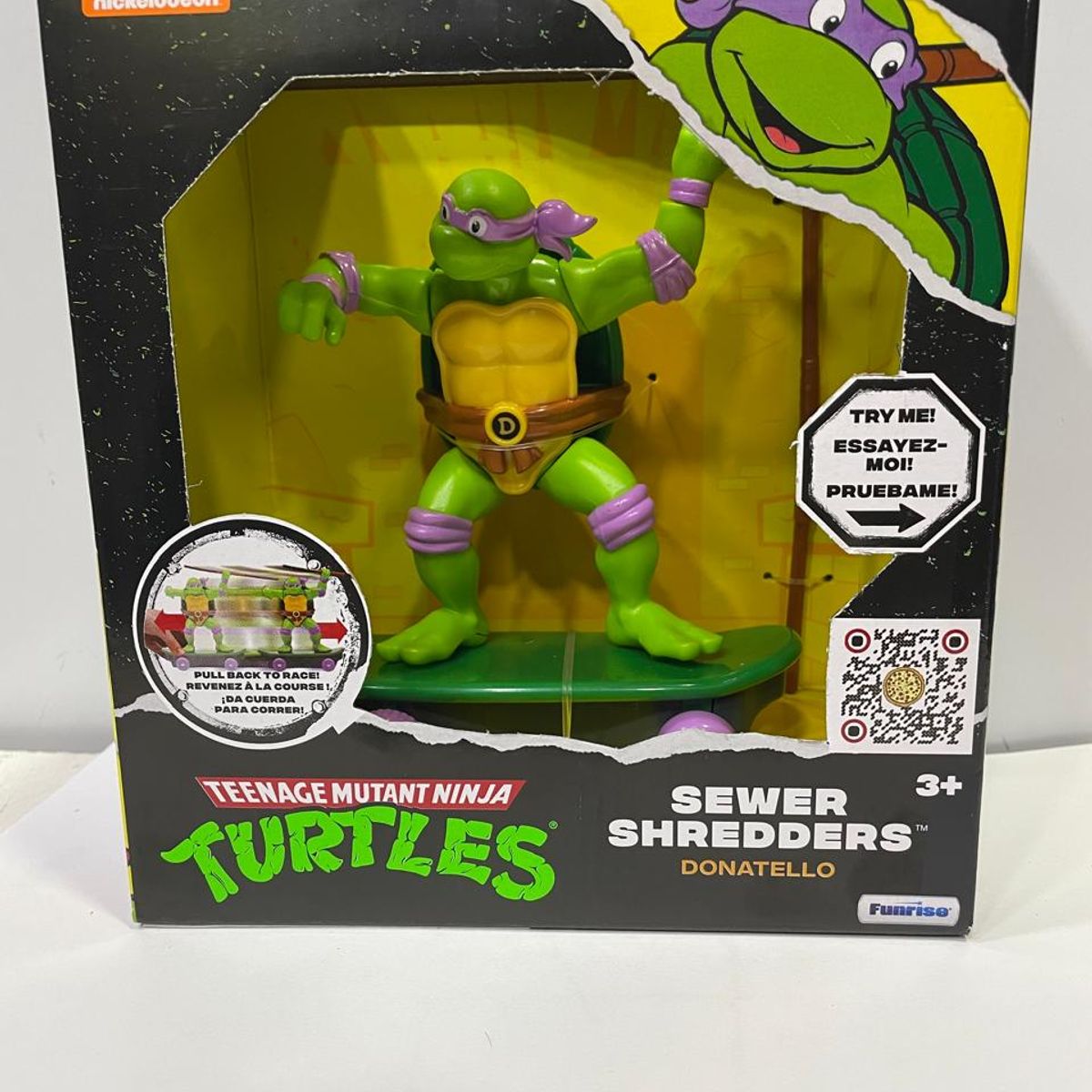 GENERICO - FIGURA TORTUGA NINJA EN PATINETA CON IMPULSO DONATELLO