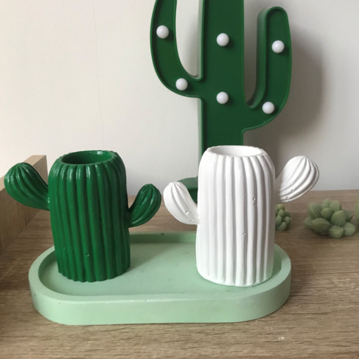 DECORACIONES ALE Y GABI - Jarrón Decorativo Cactus Blanco 8x11Cms