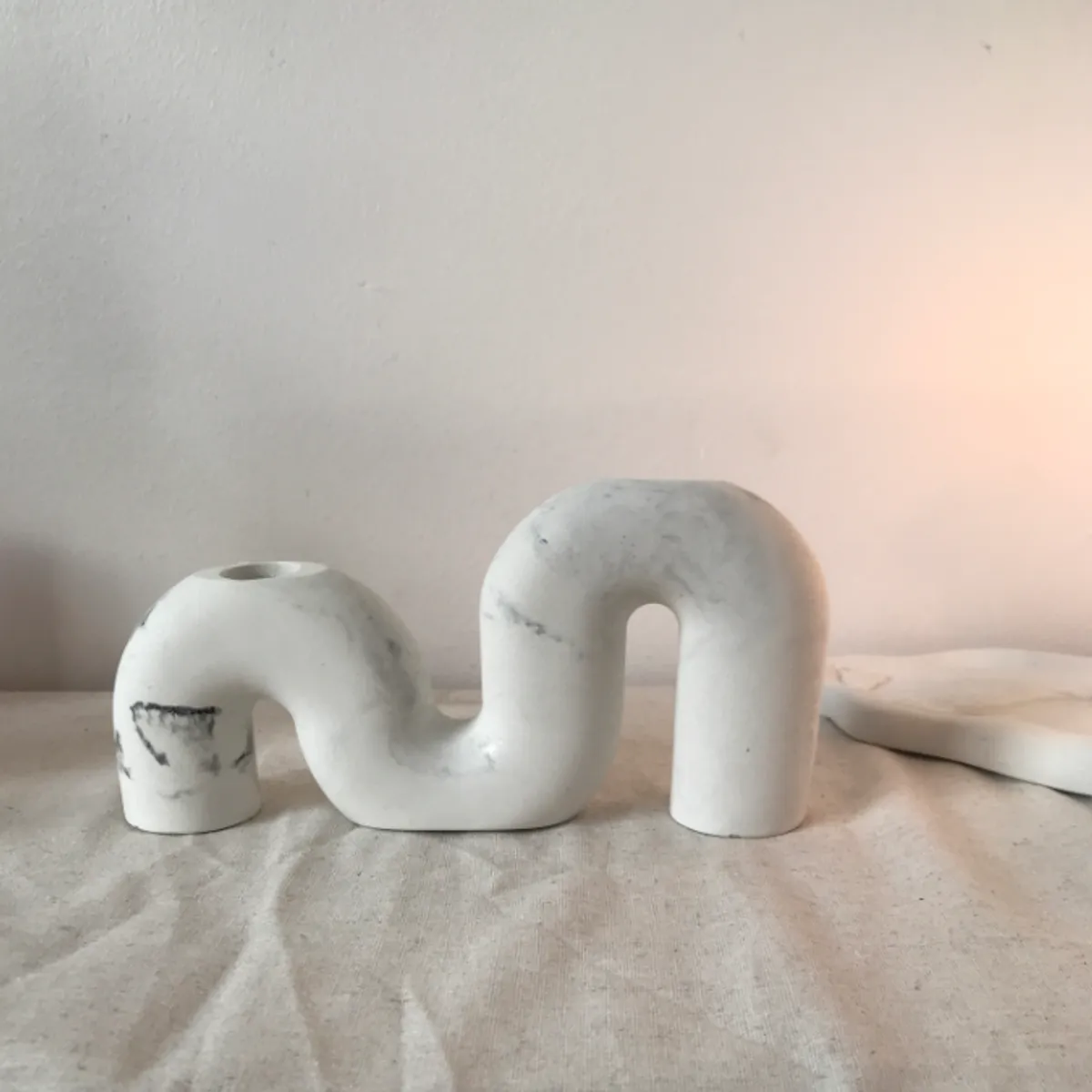 DECORACIONES ALE Y GABI - Portavela de Cemento Marmolado Marin 16x9cms