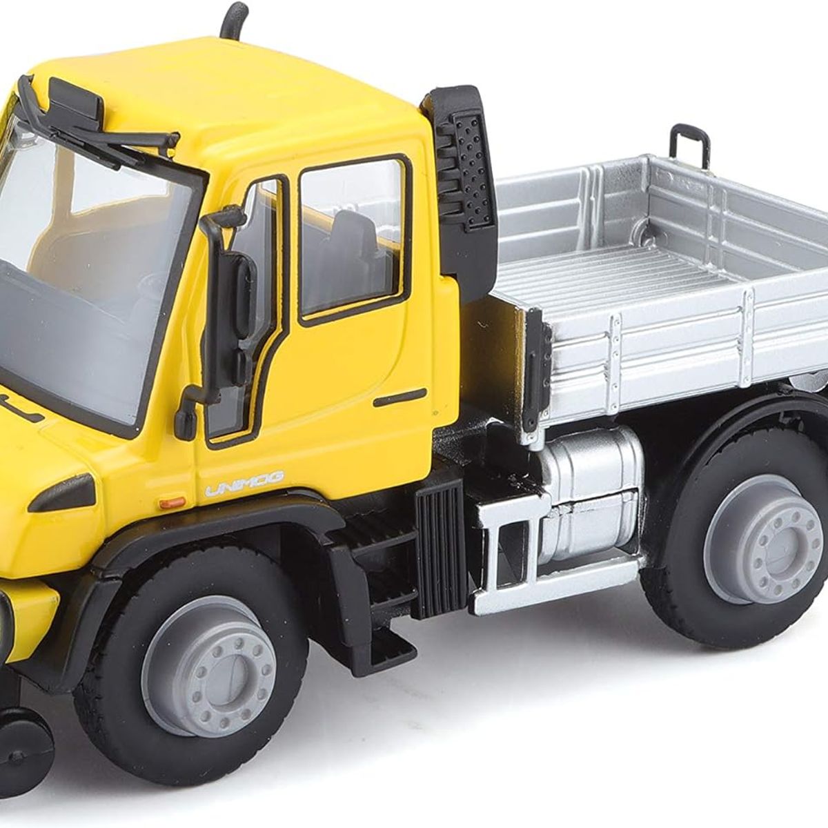 MAISTO - Camión A Escala 143 Mercedes Benz Unimog amarillo Maisto