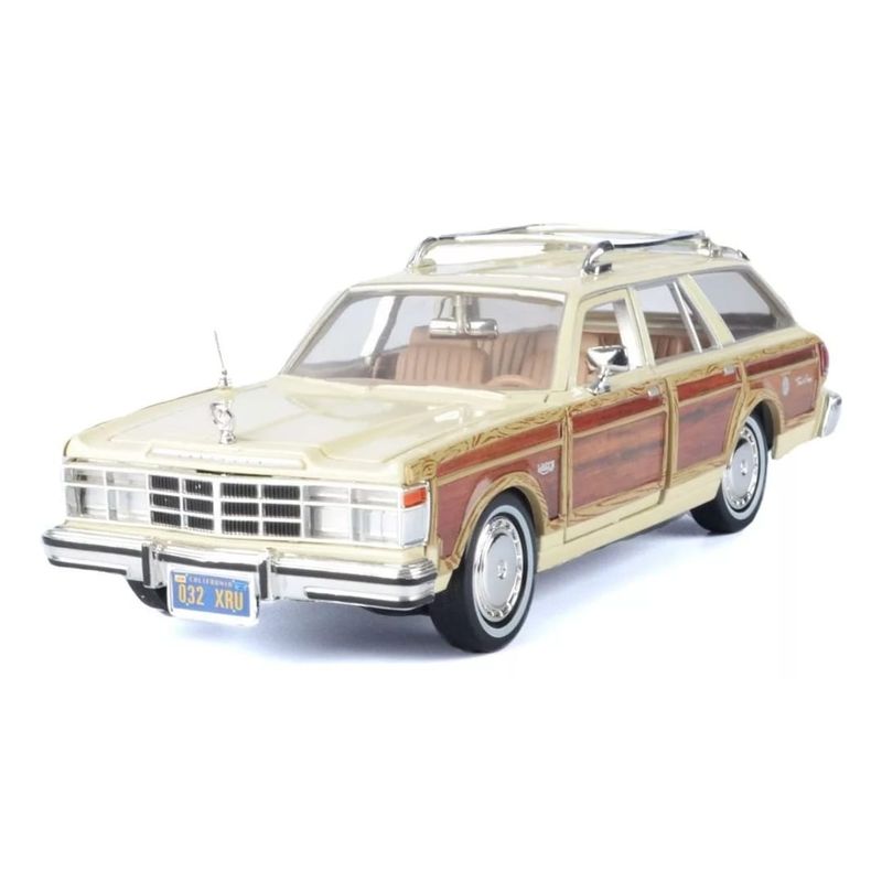 MOTOR MAX - CARRO CHRYLER LE BARON TOWN & COUNTRY WAGON 1979 CREMA 1/24