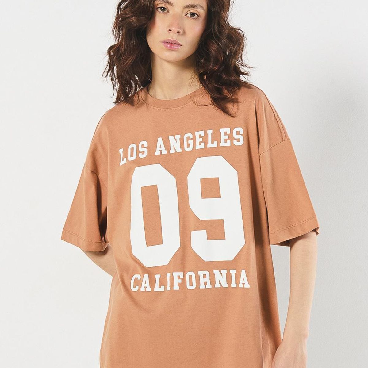 KOAJ - KOAJ Camiseta oversize salmón con estampado college y manga  Mujer