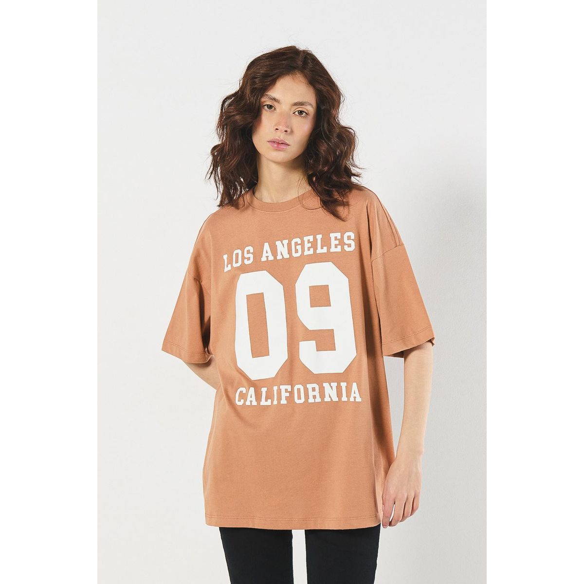 KOAJ - KOAJ Camiseta oversize salmón con estampado college y manga  Mujer