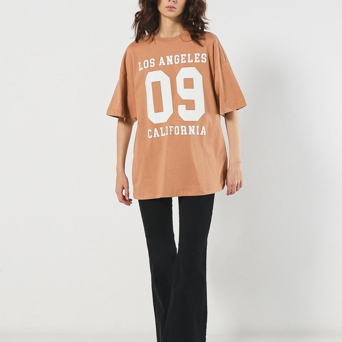 KOAJ - KOAJ Camiseta oversize salmón con estampado college y manga  Mujer