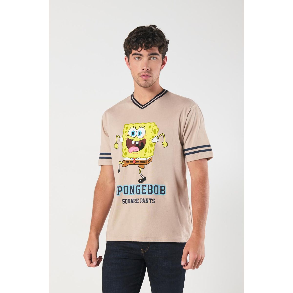 KOAJ - KOAJ Camiseta cuello V kaki con arte de Bob Esponja Hombre