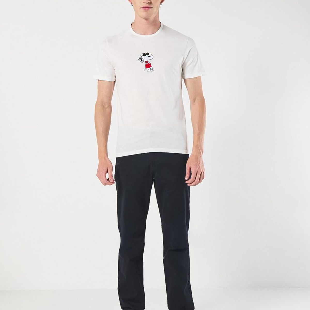 KOAJ - KOAJ Camiseta cuello redondo unicolor con arte de Snoopy Hombre