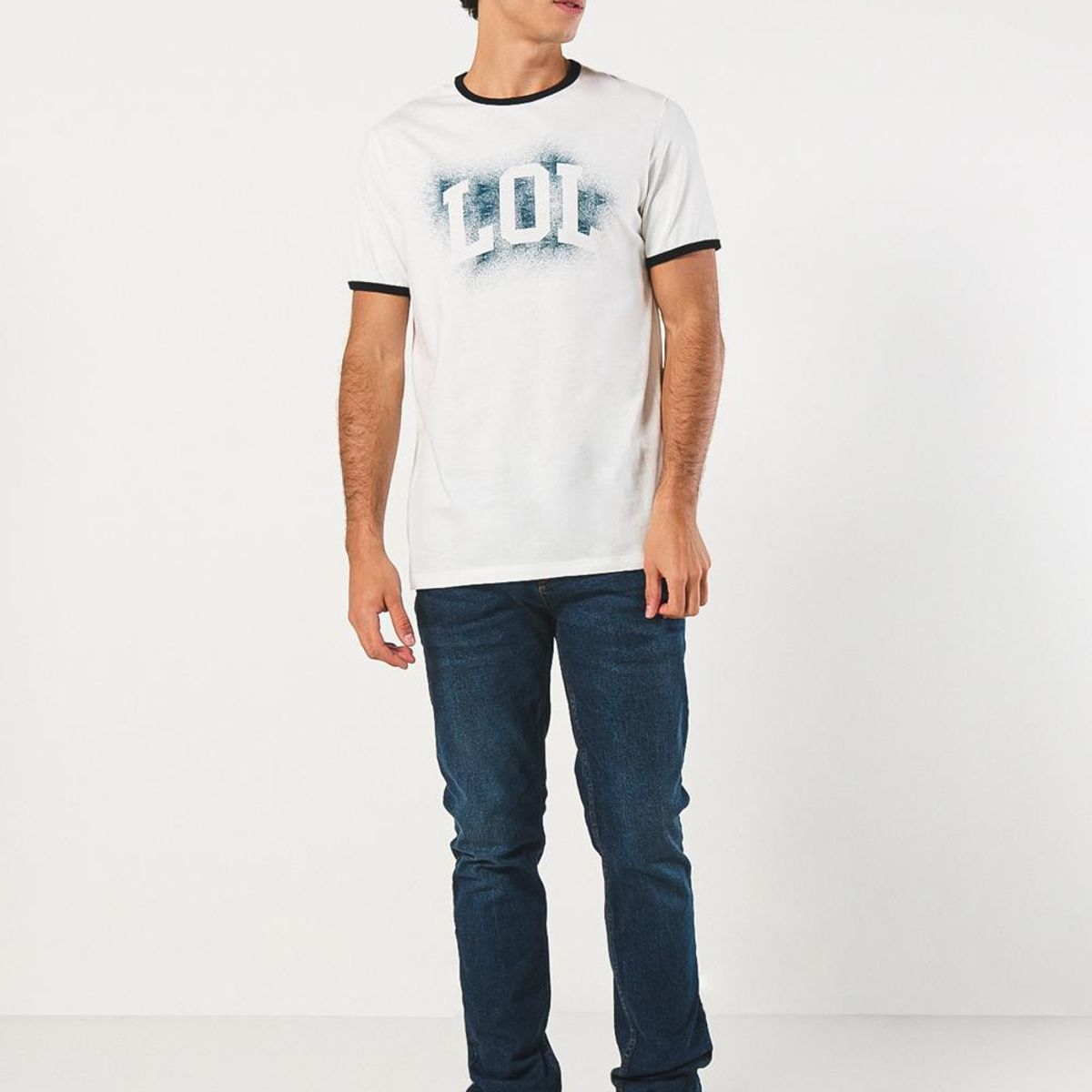 KOAJ - KOAJ Camiseta college crema con cuello redondo y contrastes Hombre