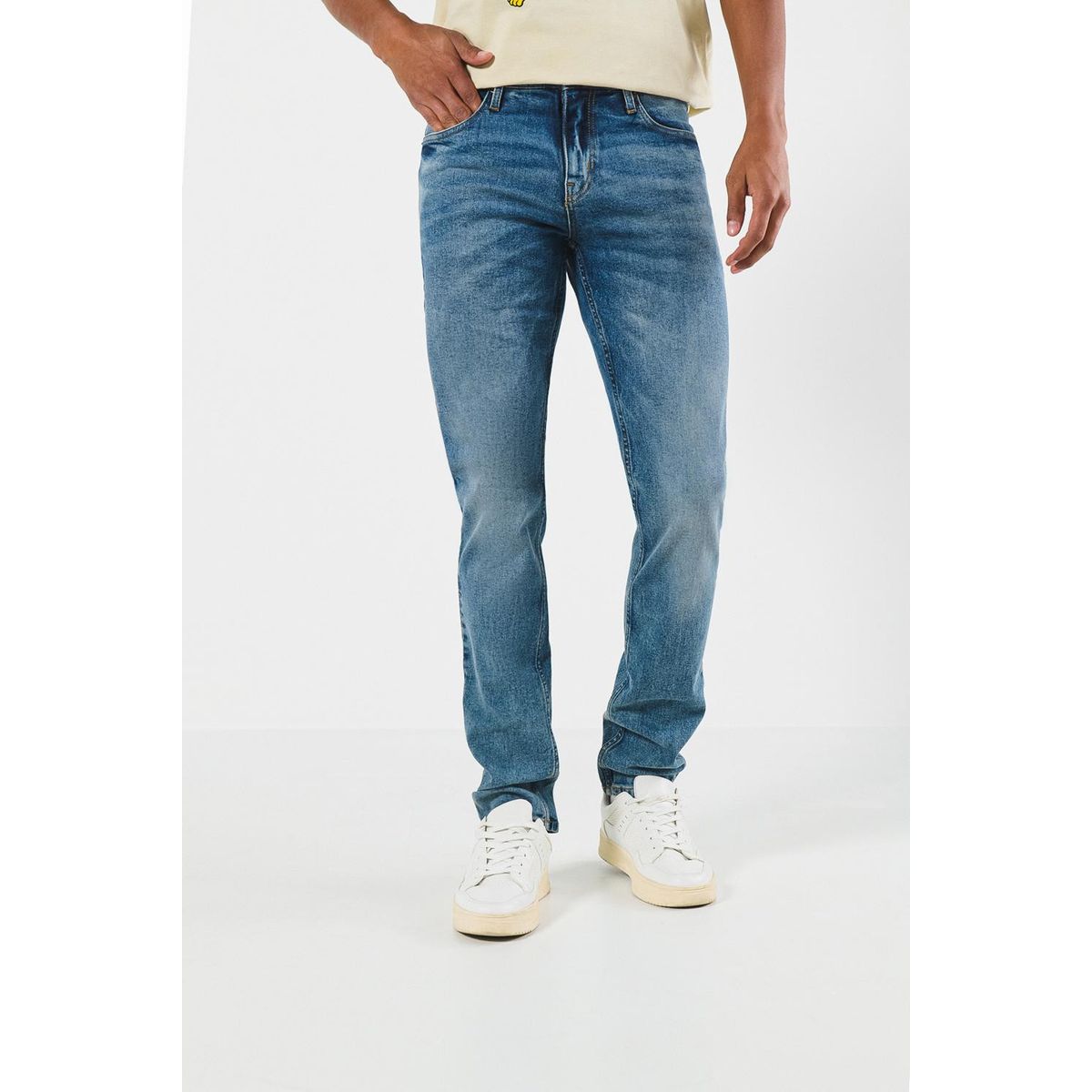 KOAJ - KOAJ Jean slim tiro bajo ajustado azul con desgastes Hombre