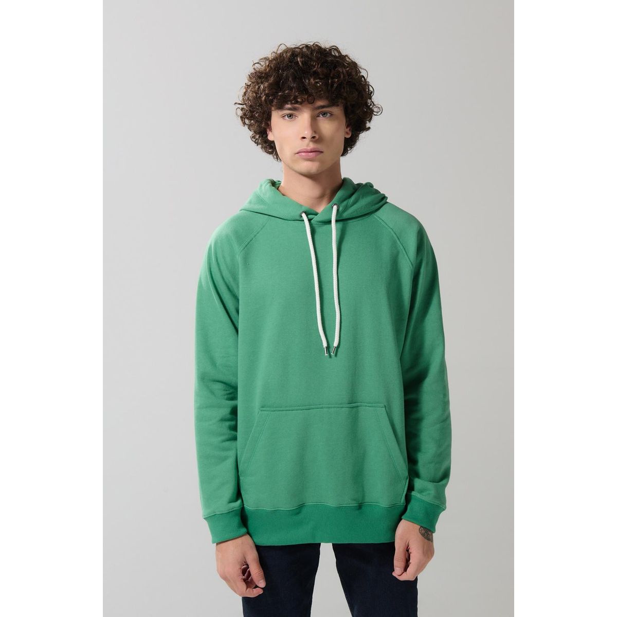 KOAJ - KOAJ Buzo capota unicolor con estampado en frente estilo Col Hombre