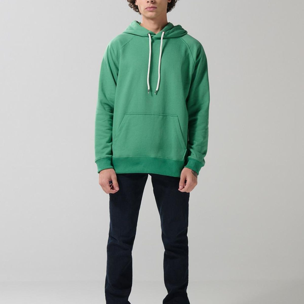 KOAJ - KOAJ Buzo capota unicolor con estampado en frente estilo Col Hombre